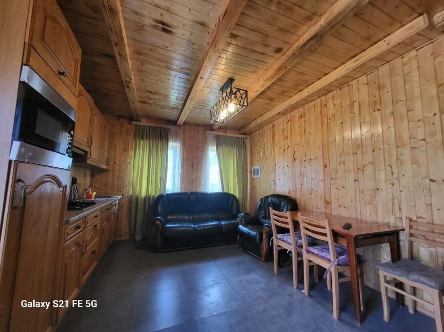 Peak House Villa Kazbegi Bagian luar foto